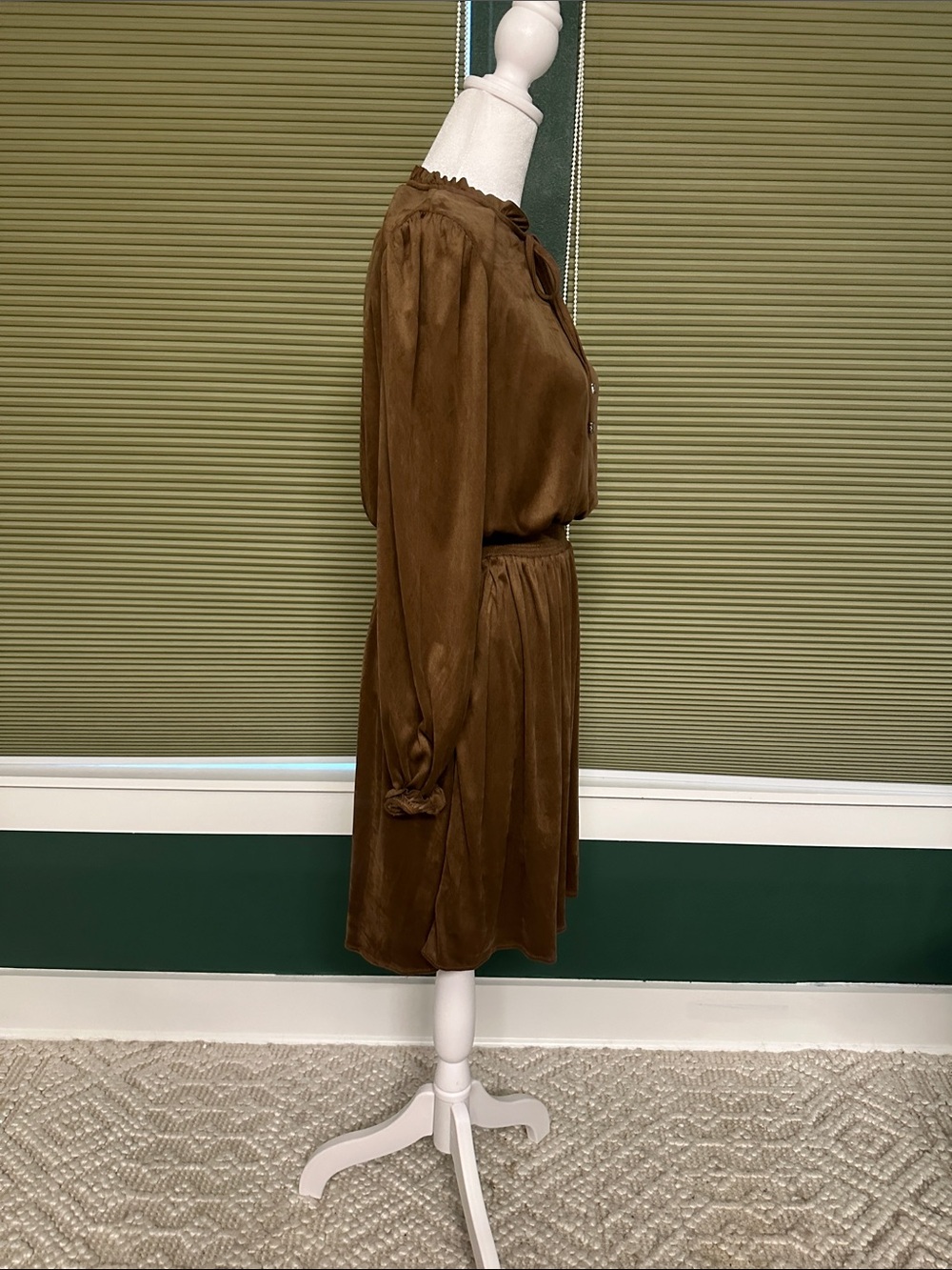 Tommy Hilifigure Long-Sleeve Brown Tie-Neck Dress - Picture 3 of 9